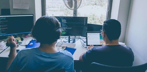 駐場(chǎng)開(kāi)發(fā)和軟件外包有什么區(qū)別?